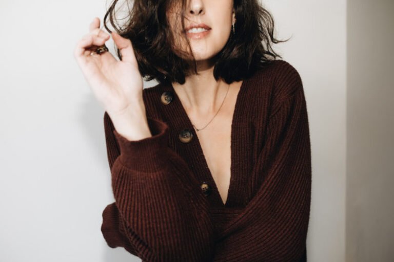 Effortless Transitions: How to Style Your Favorite Summer Pieces for Fall