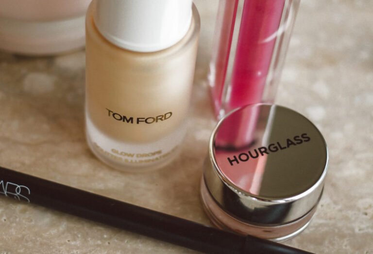 The Ultimate Guide to Shimmer Makeup for New Year’s Eve